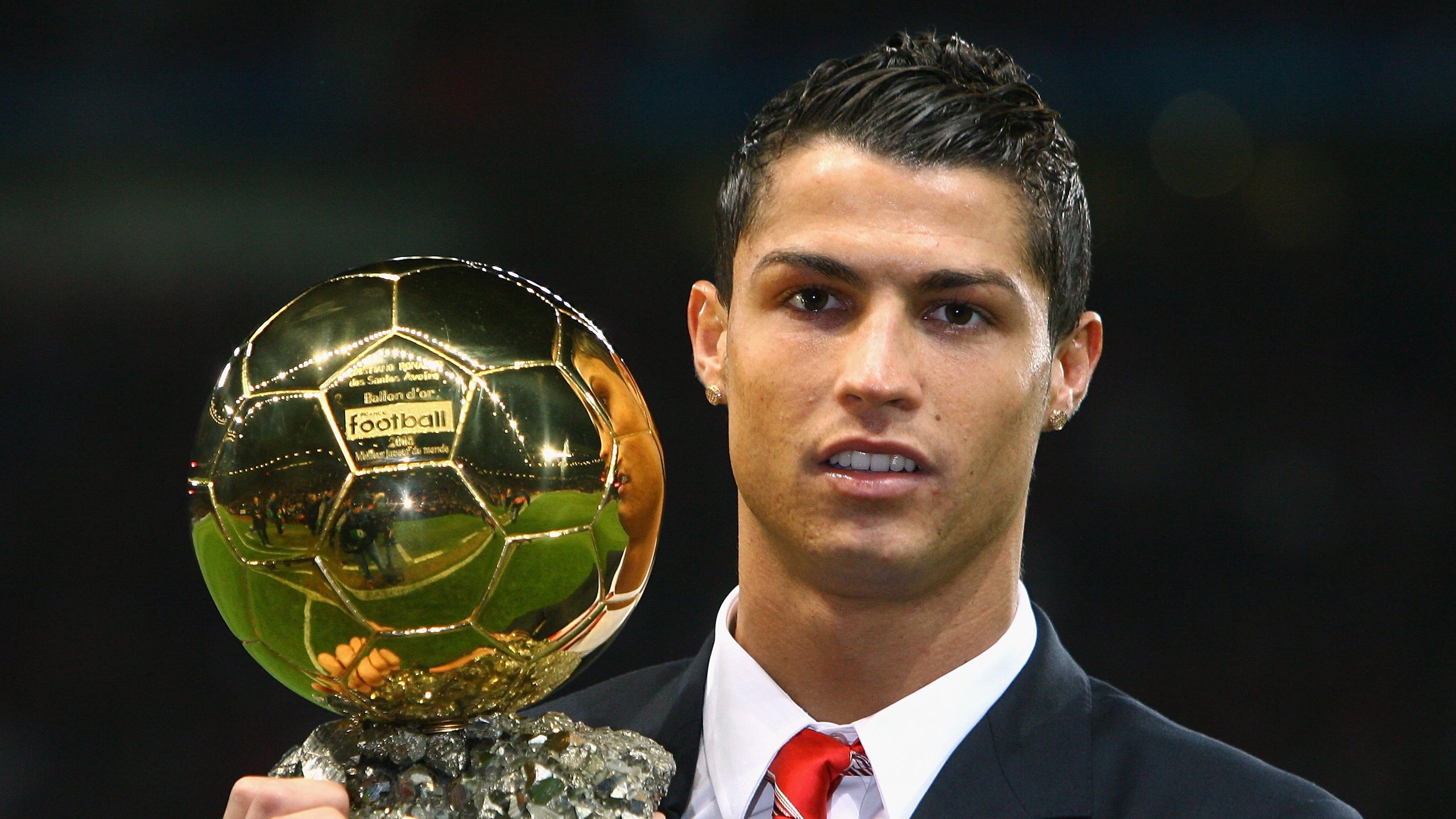 “马科斯·莫奇的稳固防线与出色反应,帮助美洲狮队迎接世界挑战”